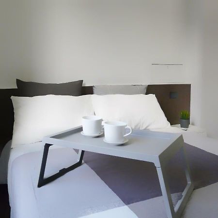 Centro Storico - Fermata Montesanto Hotel เนเปิลส์ ภายนอก รูปภาพ