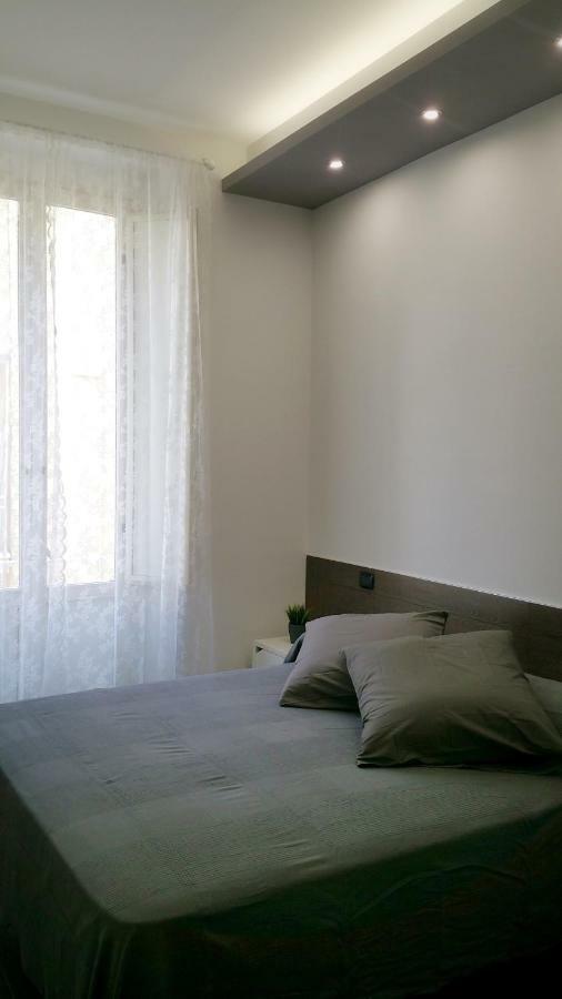 Centro Storico - Fermata Montesanto Hotel เนเปิลส์ ภายนอก รูปภาพ